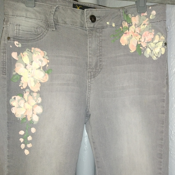 Catherine Malandrino Gray Stretch Designer Jeans Pink Painted Flowers Grey Capri - Picture 2 of 10